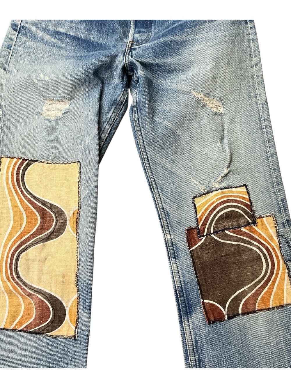 Vintage Levi’s 501 button fly medium/light wash straight leg jeans 27 x 30 USA - Picture 9 of 10